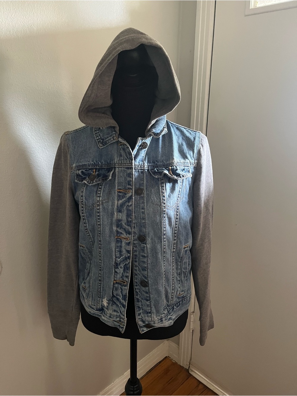Y2K Abercrombie & Fitch Women's Hooded Jean Trucker Jacket  Size S